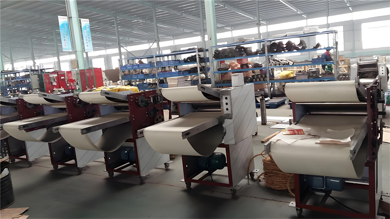 what does dough kneader machine means