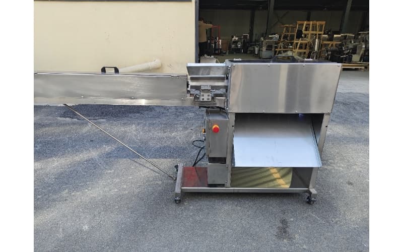 Carrot Peeling Machine